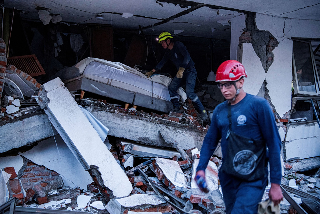 Greek Residents Describe the Earthquake in Colombia