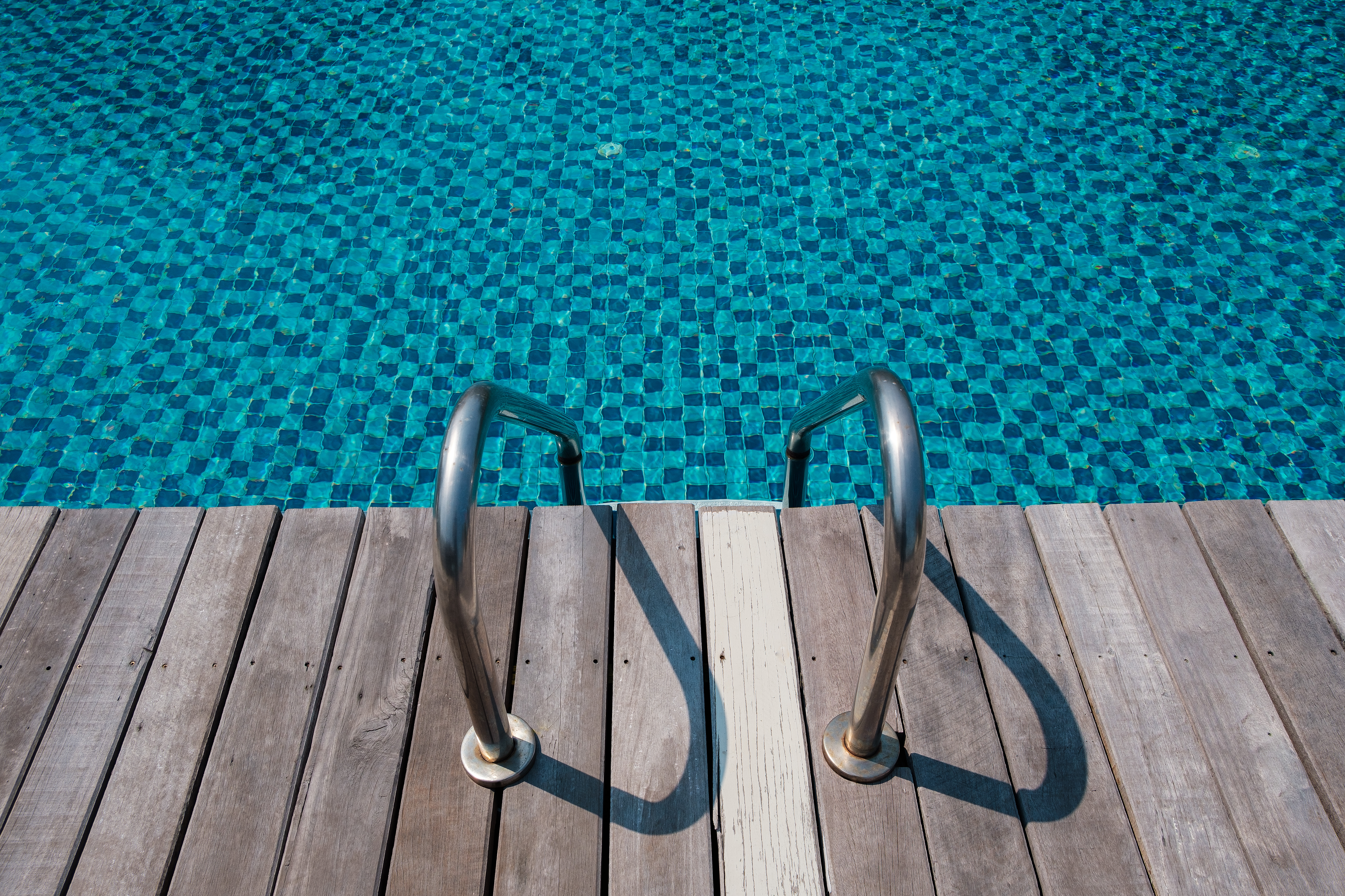 Paros Pool Death Raises Questions About Child Supervision