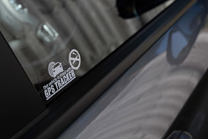 GPS Tracker Found on Woman’s Car in Heraklion