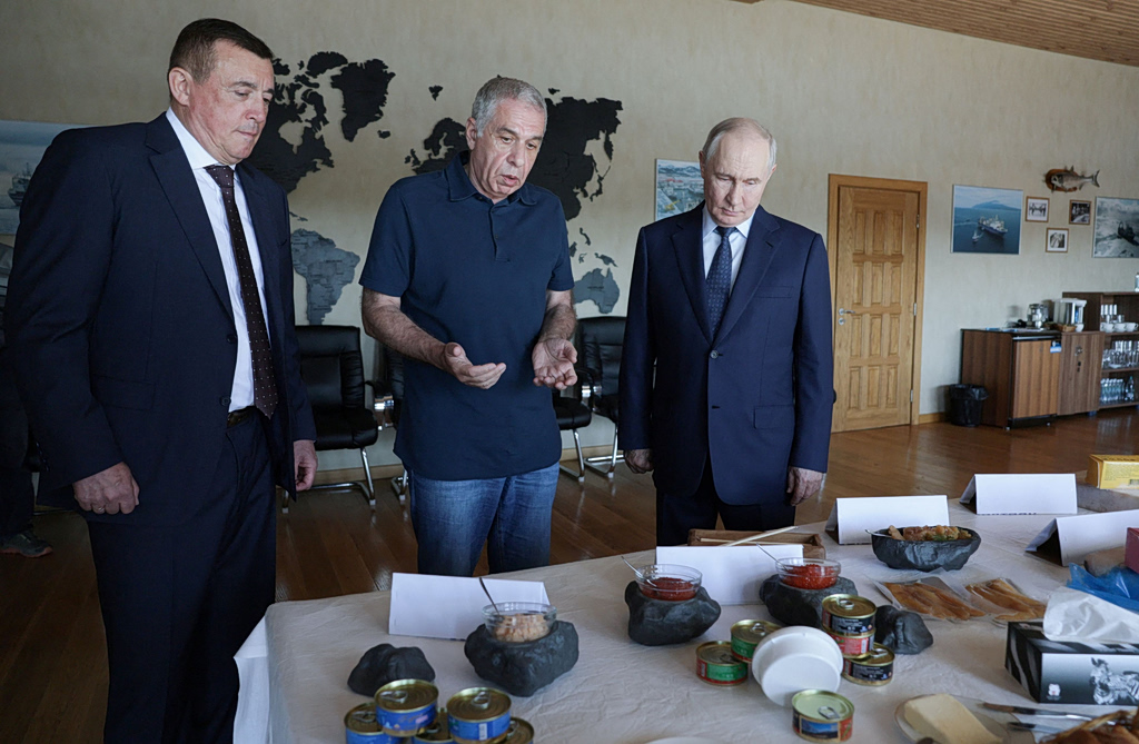 Putin Visits Japan-Claimed Islands, Drawing Tokyo Protest