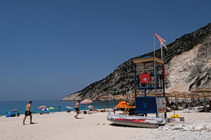 Lifeguard Rescues Injured 16-Year-Old French Tourist in Syros