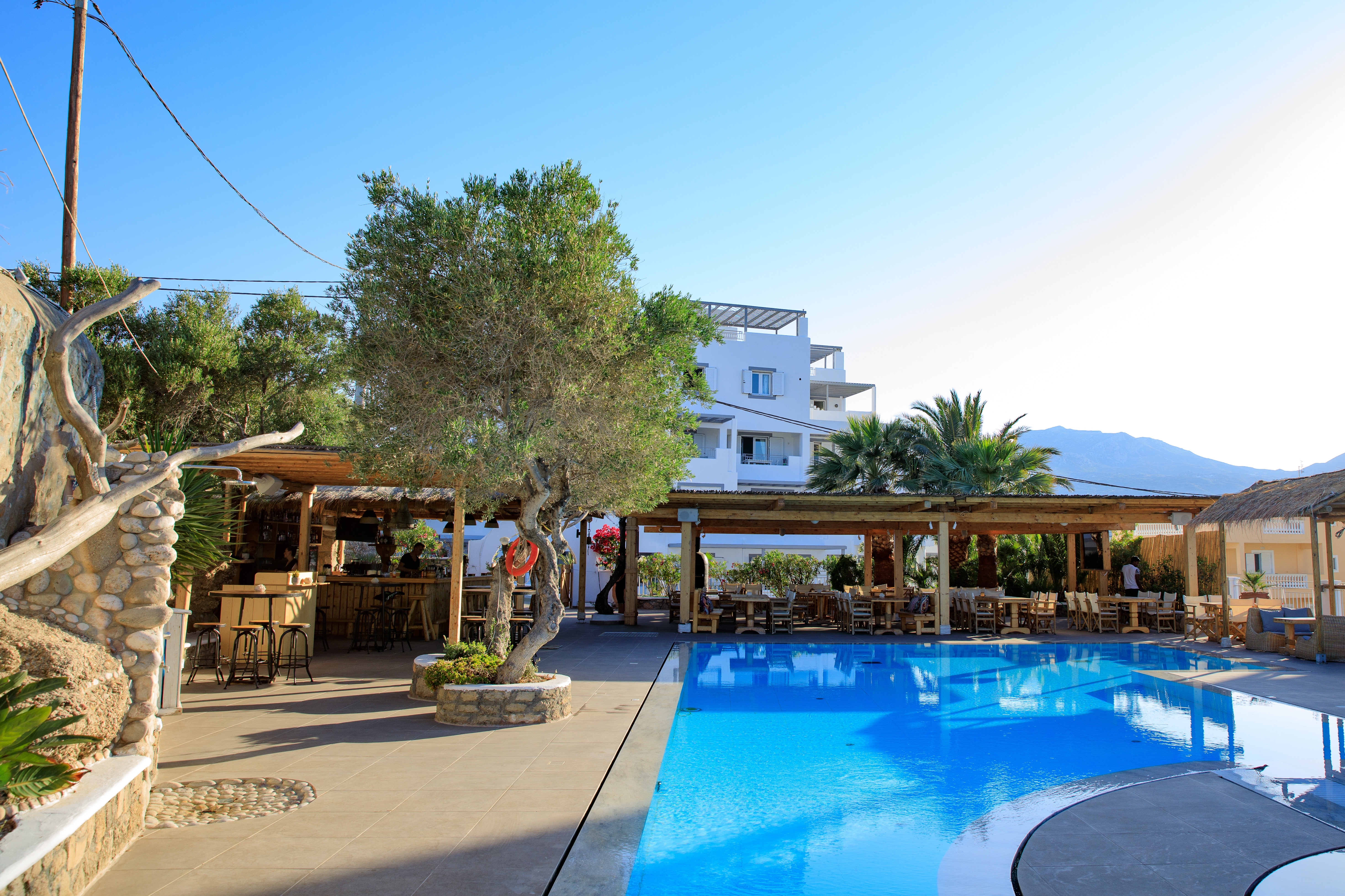 Karpathos Hotel Thief Caught Trying to Flee by Ferry
