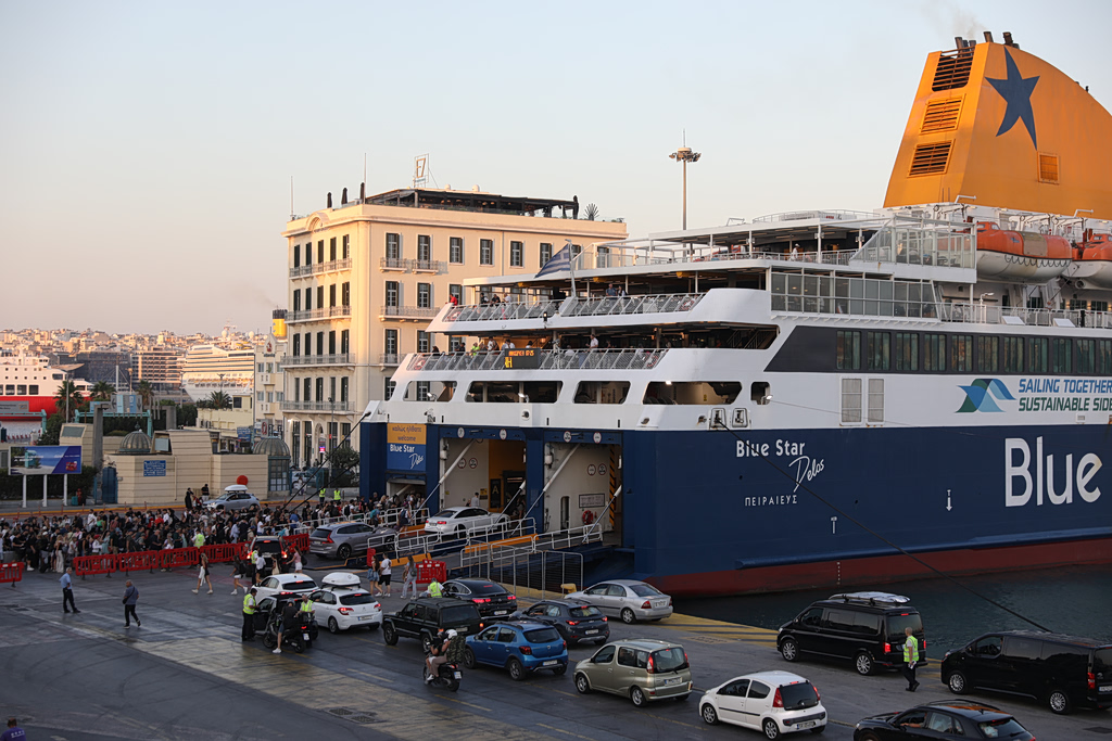 Rafina, Lavrio Ferry Ban Lifts After 4 PM Ahead of Holiday