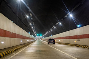 Truck Crashes Into Cars Near Underwater Tunnel
