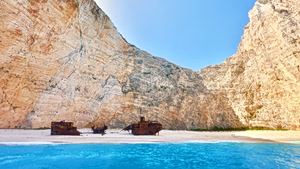 American Athlete Proposes at Zakynthos’ Off-Limits Beach