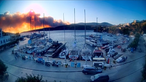 Wildfire Rages on Skyros as Firefighting Forces Reinforced