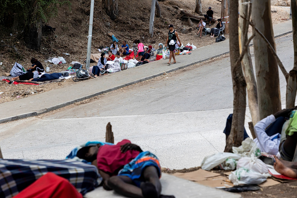 Hundreds of Migrants Protest in Spain's Ceuta, Seek Asylum