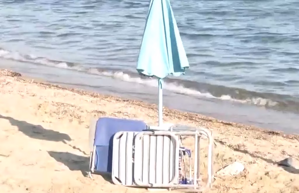 Halkidiki: Beach Gear Returns Hours After Municipality Removes Them