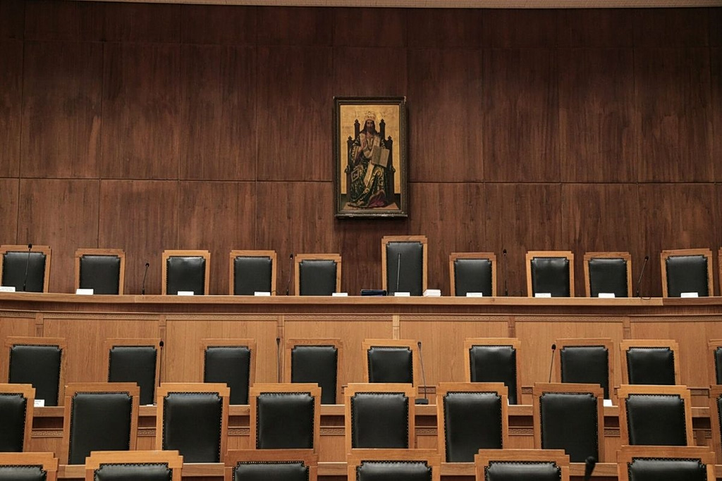 High Court Upholds Abolition of Extra Bonuses for Civil Servants