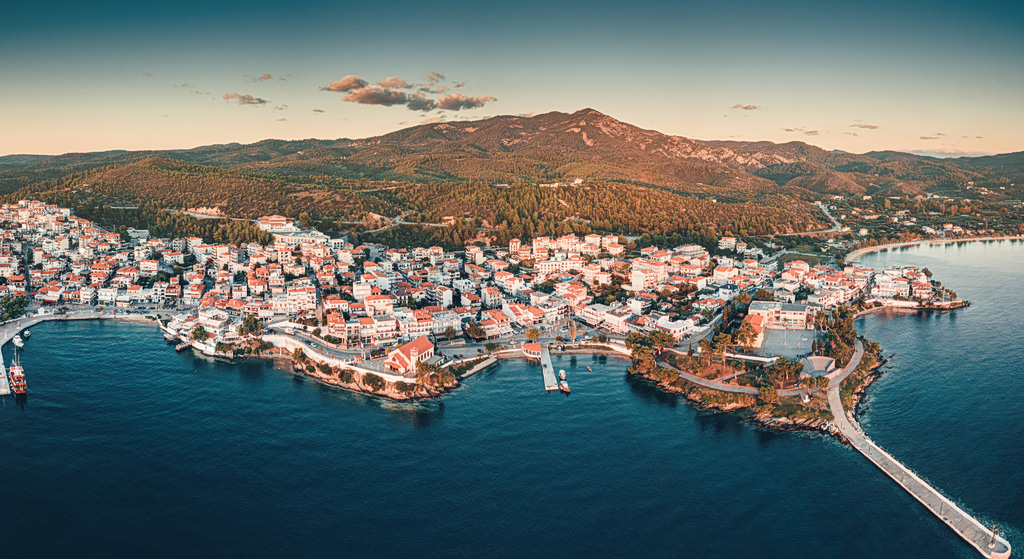 Halkidiki Faces Water Shortages Amid Summer Tourist Surge
