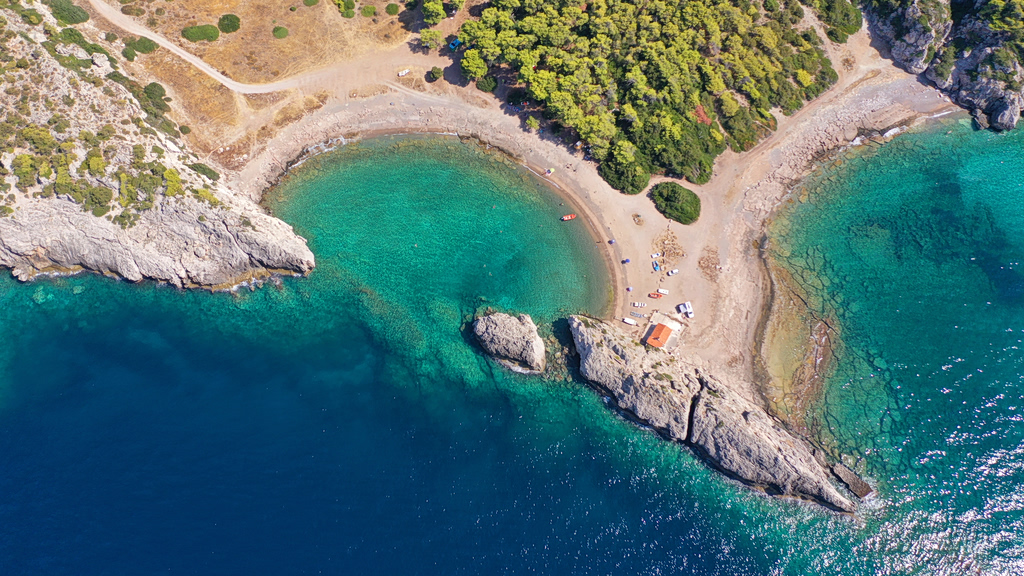 5 Turquoise-Water Beaches for a Day Trip From Athens