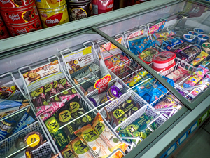 Thessaloniki Couple Arrested After Stealing 120 Ice Creams