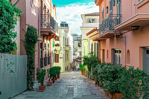 How to Eat Your Way Through Athens Like a Tourist