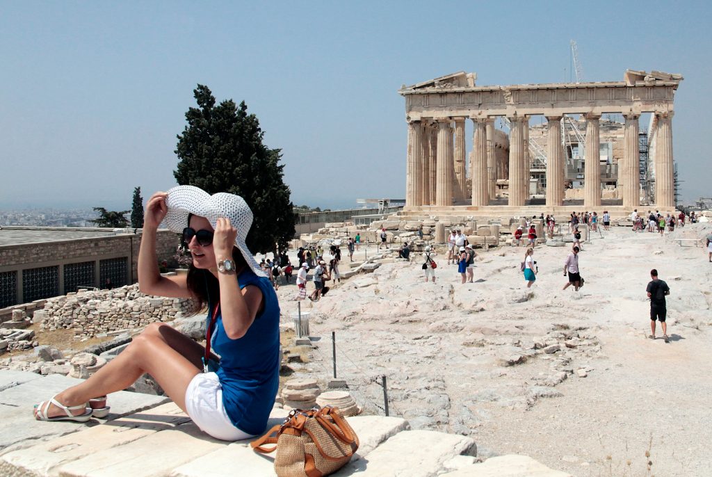 Greece Faces Prolonged Heat Wave With Temperatures Up to 42°C
