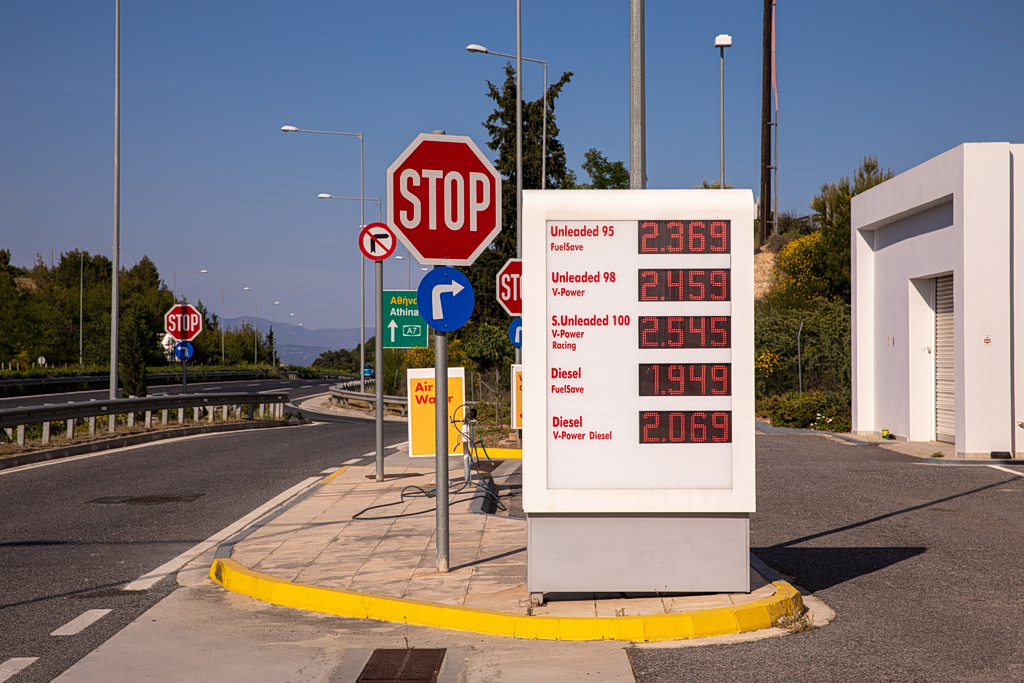 Gas Station Owner Shoots Himself in Athens Suburb