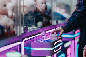 The Claw Machine Is King of the Arcade Again. And This Time, You Might Win.