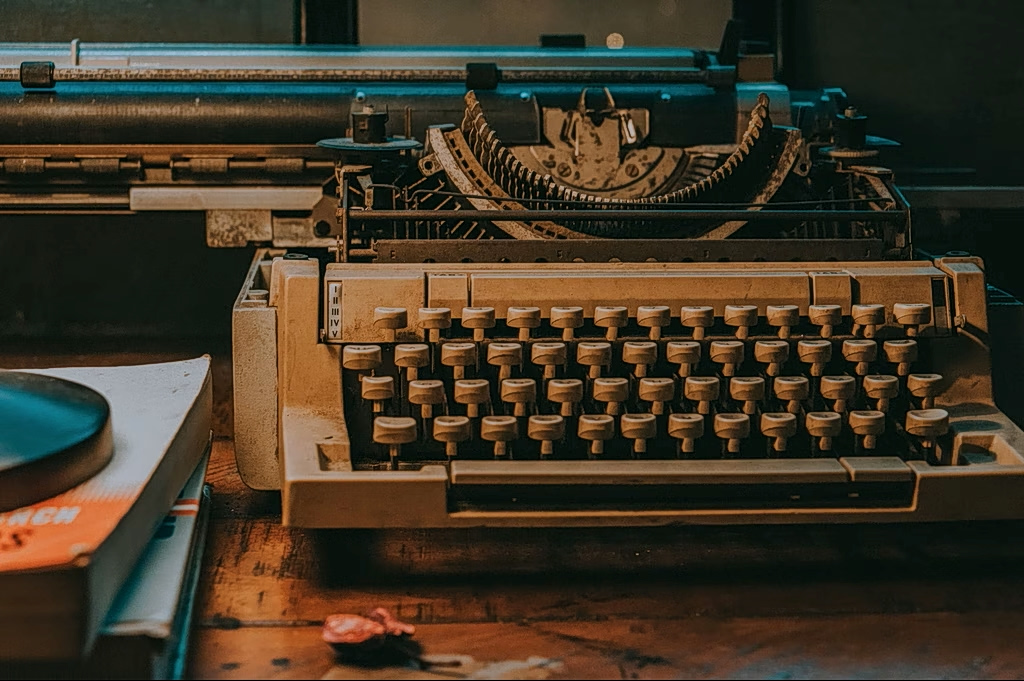 Mysterious Typewriter Found Outside One-time Office of N17 Victim