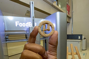 New Tech Turns Plastic Bottles And Straw Into Vanilla Cookies