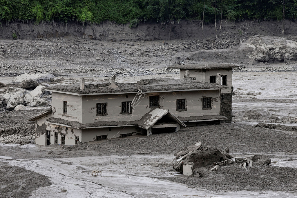 Foreign Tourists Among Hundreds Missing After Flash Floods in Nepal and Tibet