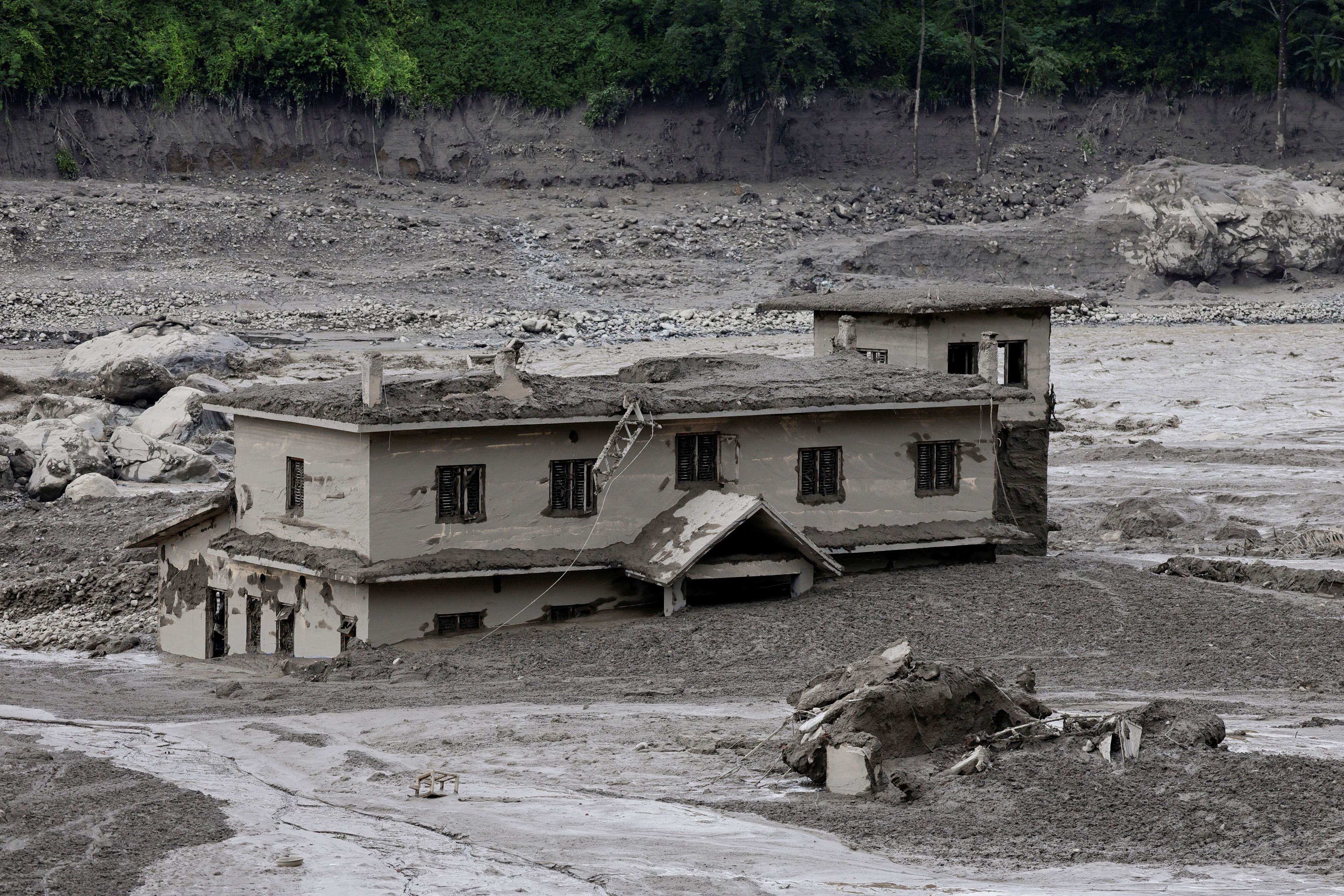 Foreign Tourists Among Hundreds Missing After Flash Floods in Nepal and Tibet