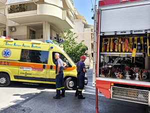Fire In Neos Kosmos Leaves One Person Dead In Apartment