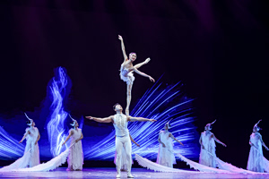 SWAN Brings Acrobatic Dance Drama to Greece