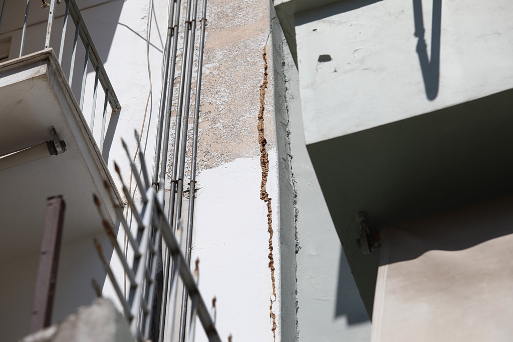 Athens Metro Works Damage at Least 20 Buildings