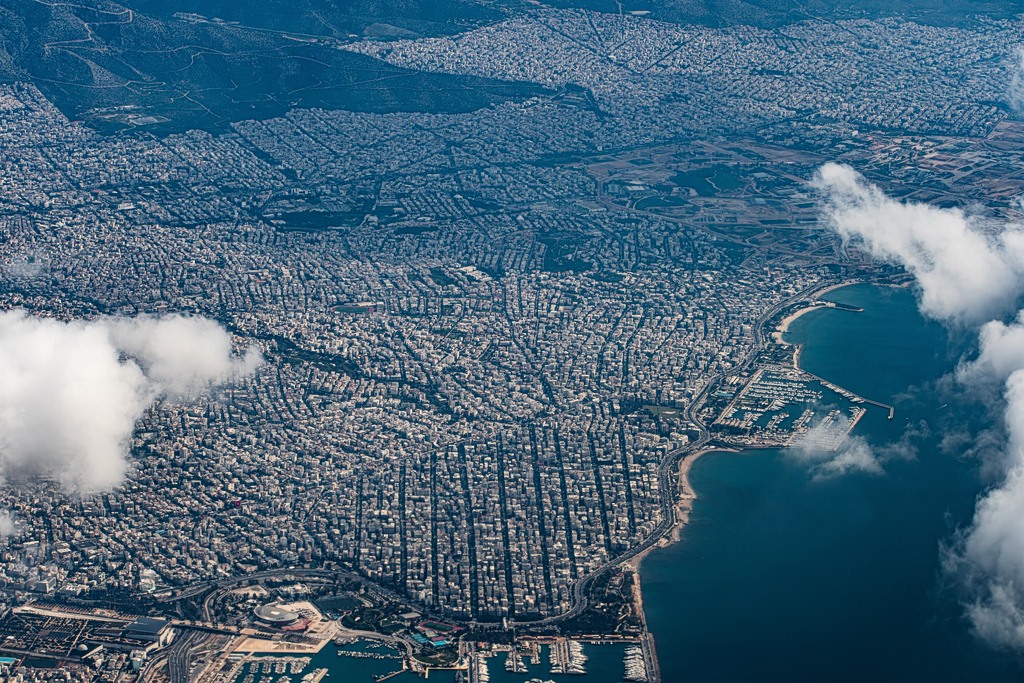 The Citizen's Responsibility: From Silence to a Constellation of Resistances