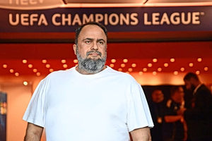 Marinakis Introduces Alguacil at Olympiacos: ‘He Fits Our Mentality, Winning Spirit’