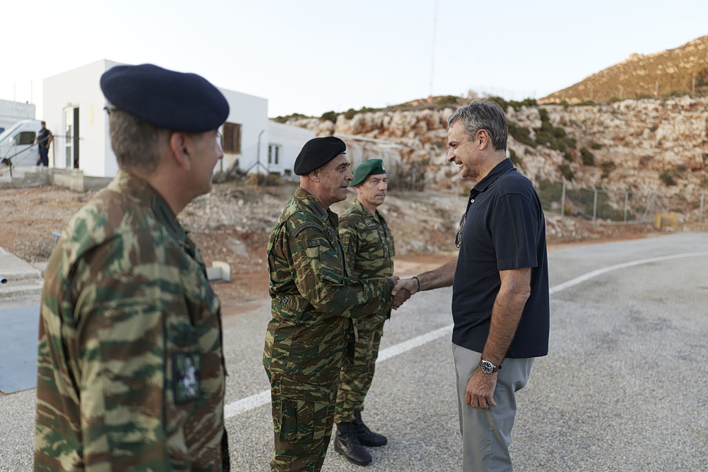 Mitsotakis to Turkey: “We Threaten No One, But Accept No Threats”