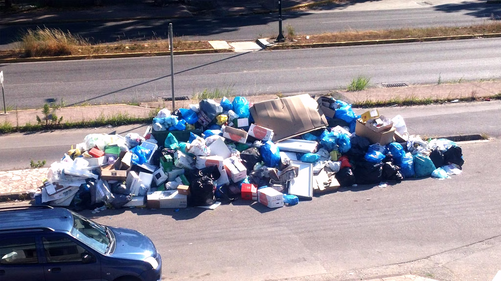 Garbage Crisis Deepens on Corfu as Waste Piles Up