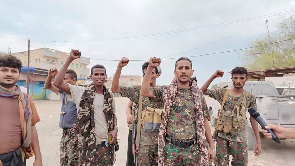 Houthis Escalate Saudi Attacks as Hormuz Talks Break Down