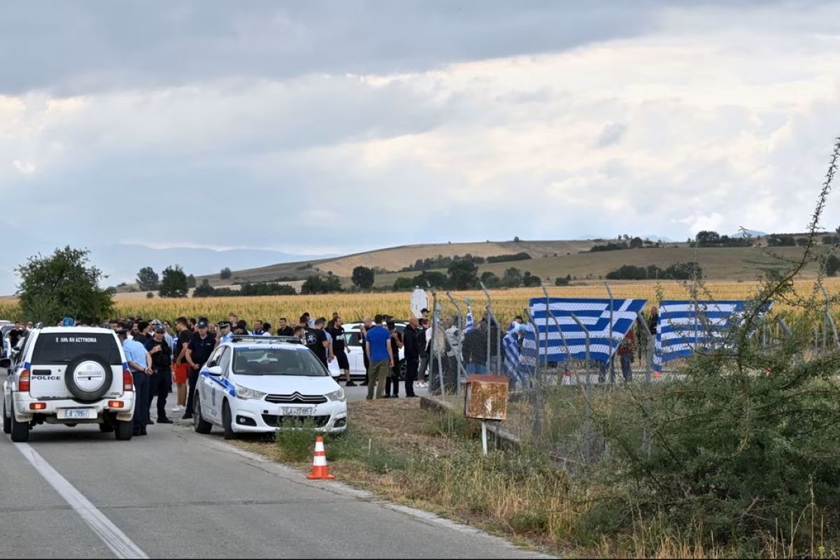 Kasidiaris Walks Free, Vows Political Comeback After Golden Dawn Sentence