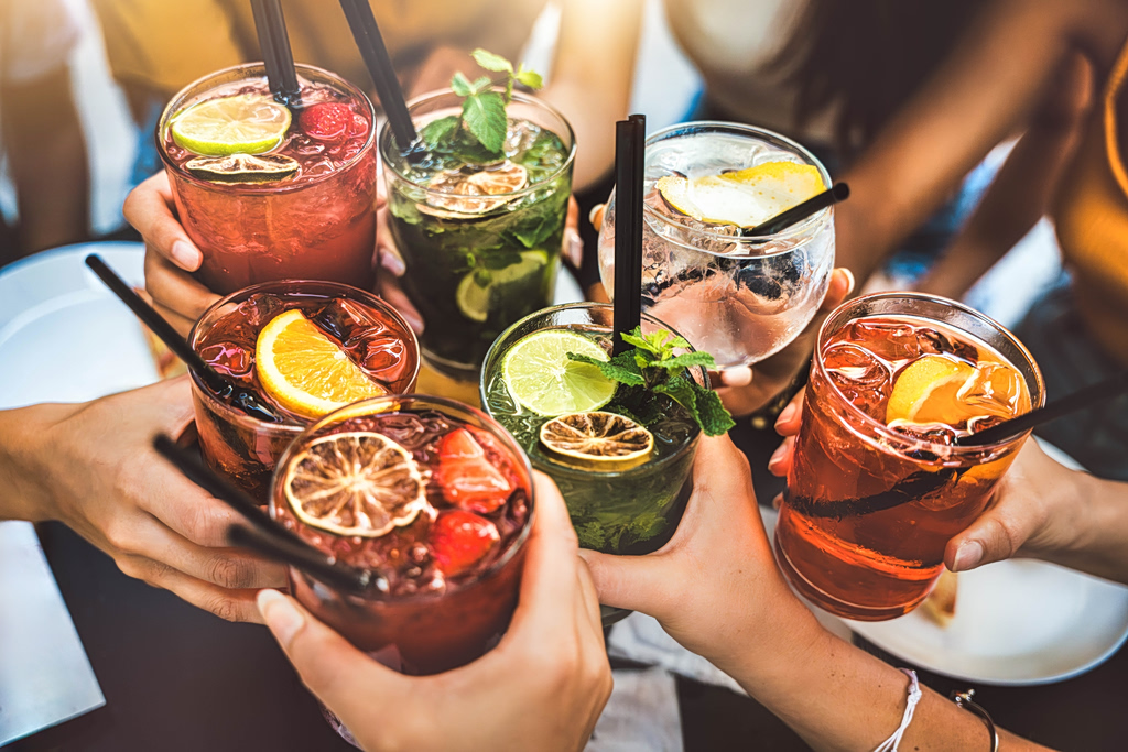 Athens Cocktail Market Returns to Kypseli for Two Days