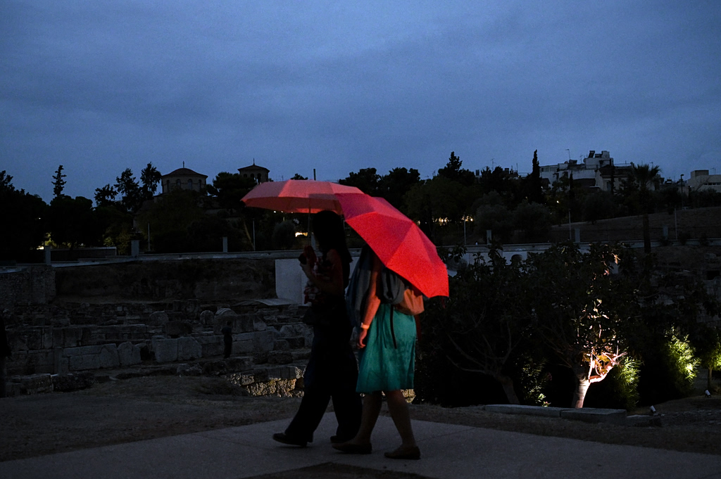 Strong Northerly Winds to Sweep Aegean as Rain Hits Islands