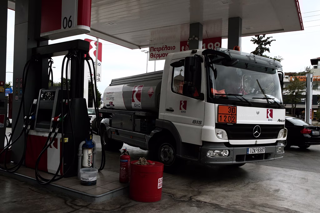 Unleaded Gasoline Surpasses 2.15 per Liter