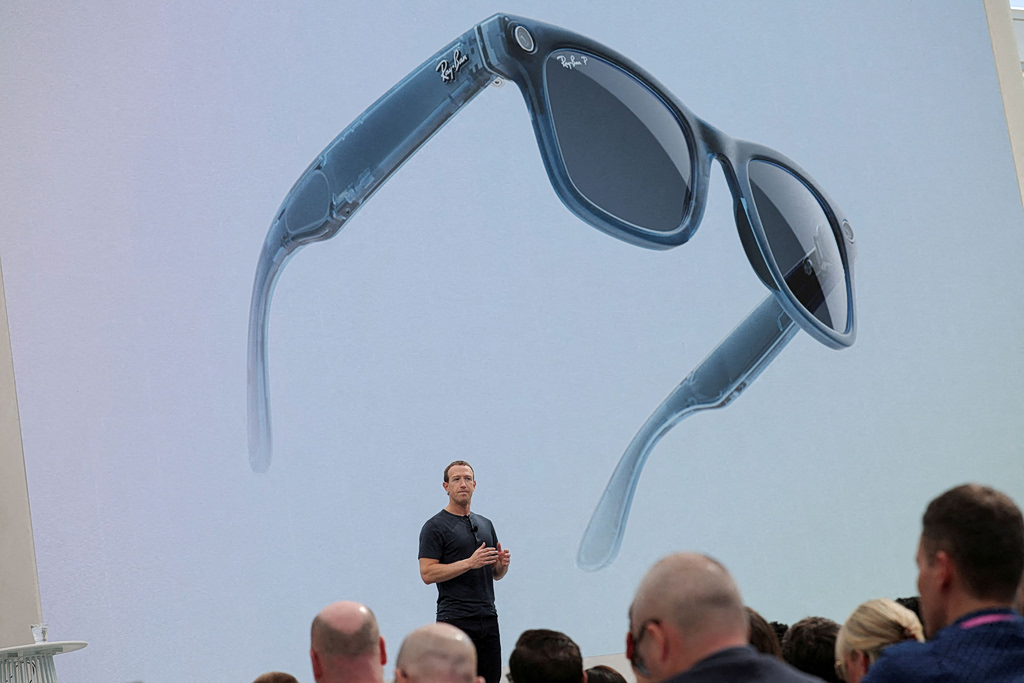 London Pushes Back Against Smart Glasses Over Privacy Fears
