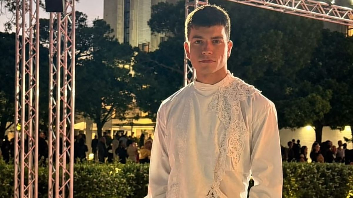 Dimitris Lagoutis Makes Venice Debut With Bold Red Carpet Look