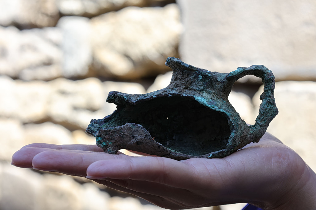Young Adults Drove Mobility in Bronze Age Greece, Study Finds