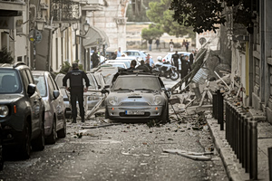 Witnesses Describe Building Collapse after Explosion