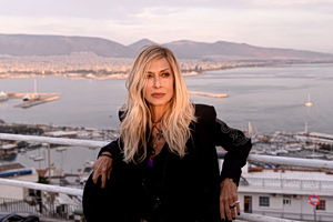 Your Essential Guide to Anna Vissi’s Concert of the Year at OAKA