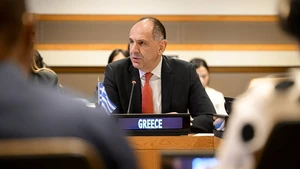 Greek FM Calls for Protection of Maritime Freedom, Seafarers