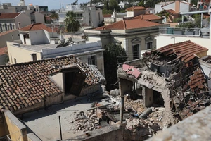Plaka: Seeking Answers In Gas Pipes And Victims’ Lungs