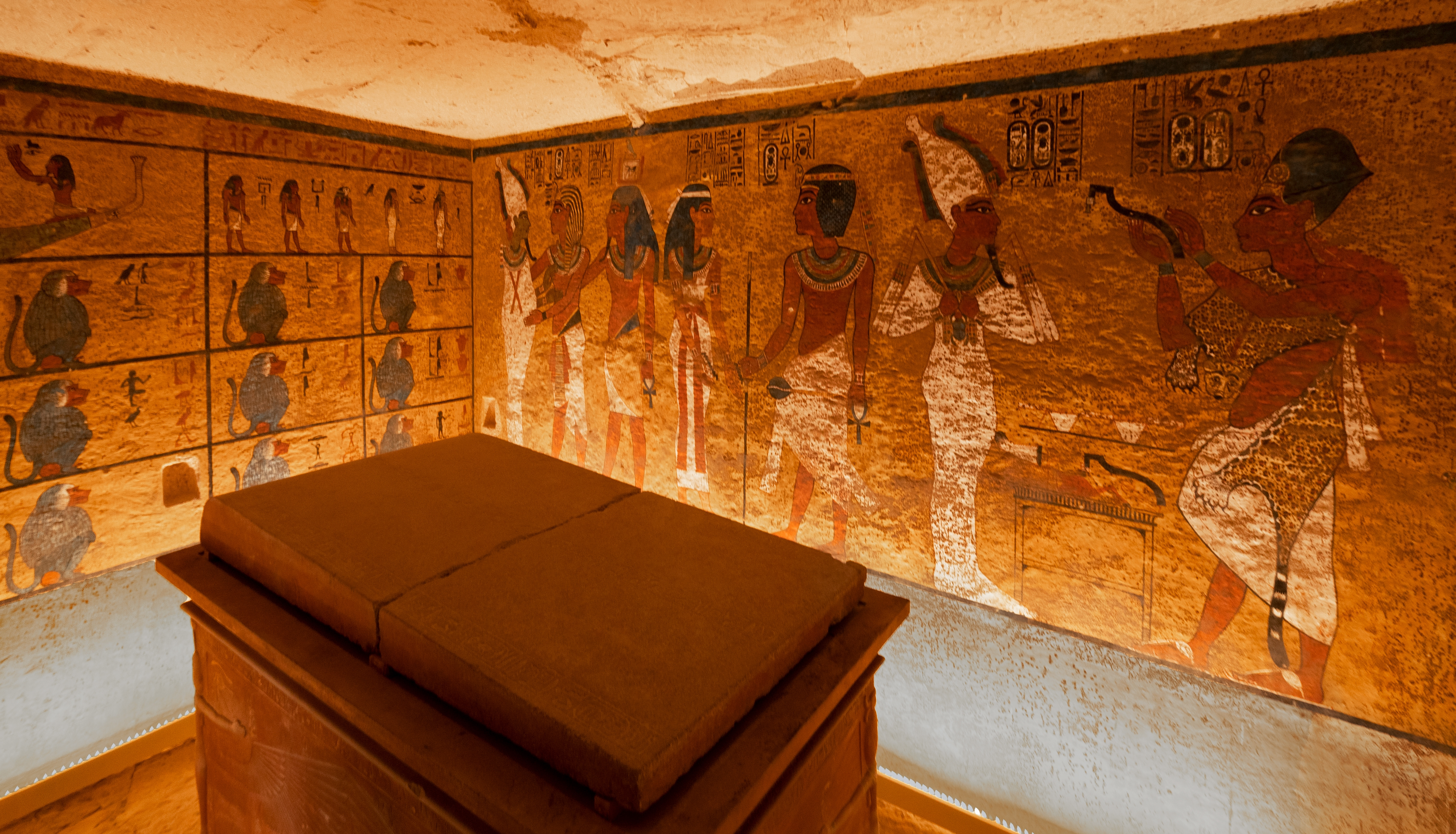Could Hidden Chambers Beyond King Tut’s Tomb Hold Nefertiti?