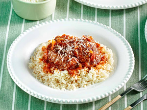 Greek-Style Beef in Tomato Sauce with Rice