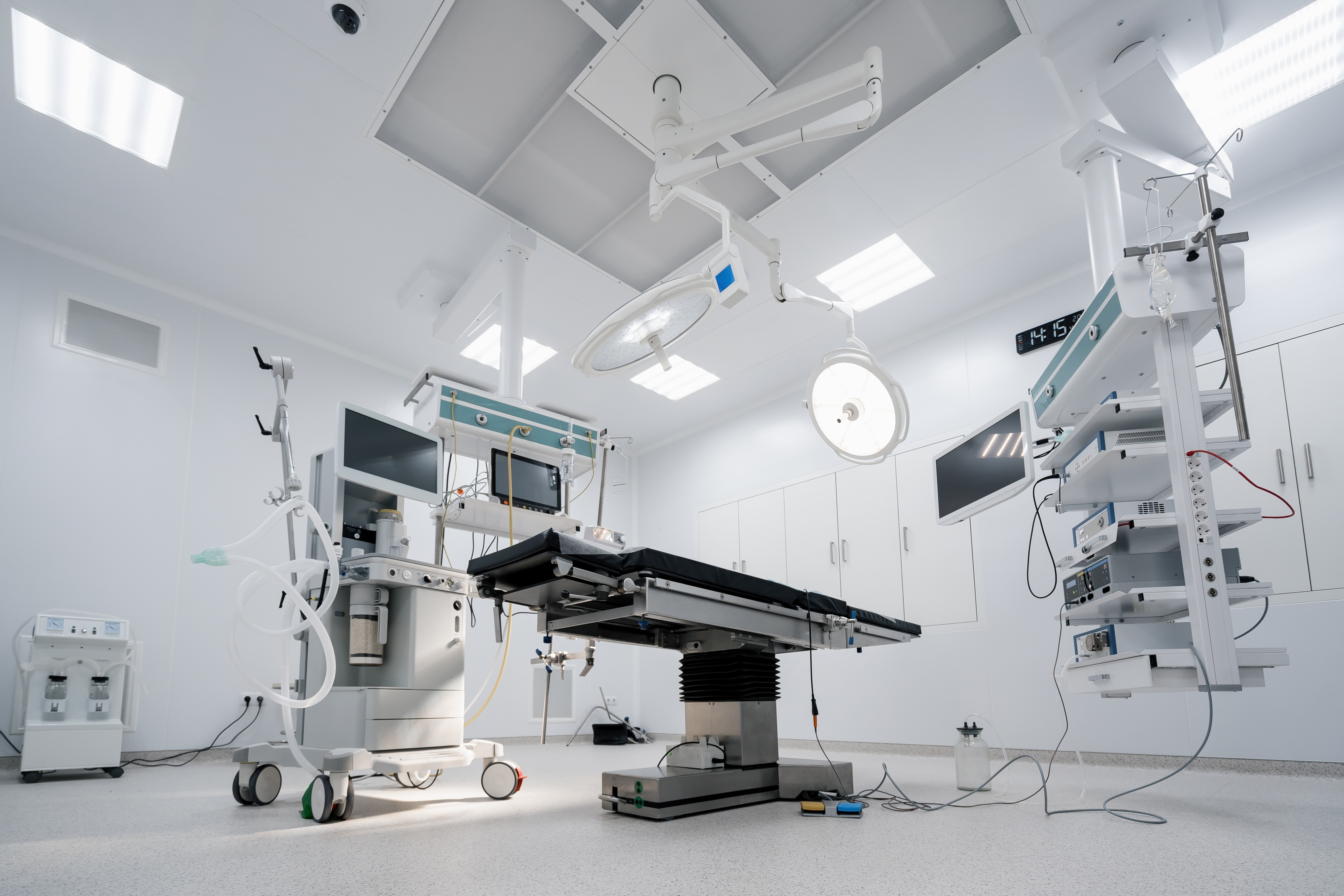 Greek Clinic Shut Down After Unauthorized Chemotherapy