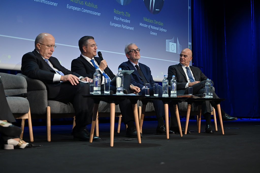 Dendias Calls for European Defense Corridor Through Greece