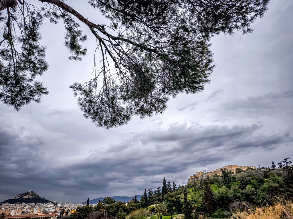 Rain and Strong Winds Start Wednesday