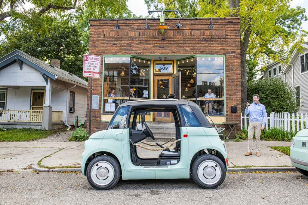 My Week in a $15,000 Microcar: Joy, Guilt and 25-MPH Road Rage