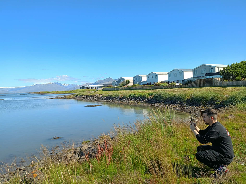 Greeks Build a Community Across Iceland